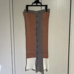 リブニットタイトスカート ボタン付き