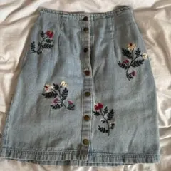 NICE CLAUP 刺繍デニムスカート Aライン