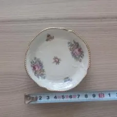 ババリュー 花柄 白磁皿 直径10cm ババリュー 花柄 白磁皿 直径10cm - メルカリ