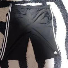 adidas 3本ライン 黒ハーフパンツ