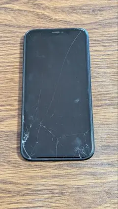 iPhone XR 128GB au 利用制限○ 画面割れなし - メルカリ