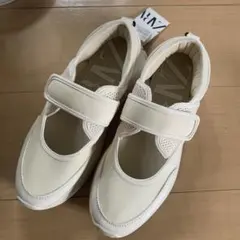 お値下げ　新品未使用　ZARA バレエフラットシューズ　ホワイト　エクリュ　38