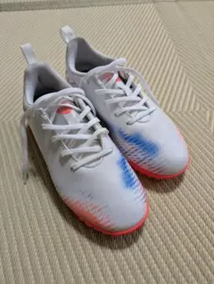 PUMA サッカー トレーニングシューズのサムネイル