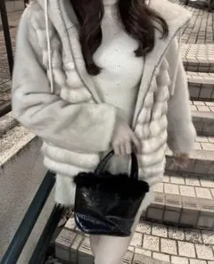 フード付き ファージャケット Sサイズ 韓国 ワンホン Kerry