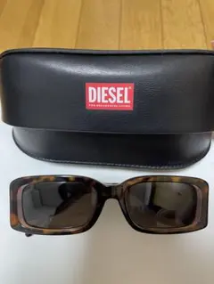 Diesel Rectangle Sunglassesのサムネイル