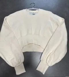 新品未使用タグ付き ZARA クリーム色 クロップドスウェット Sのサムネイル