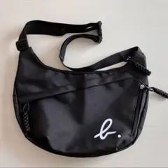 【新品】ショルダーバッグ アニエスベー bロゴ入り 黒 ブラック 大人気