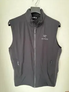 即日発送＞【新品】ARC'TERYX ブラック アトム ベスト S ブラック