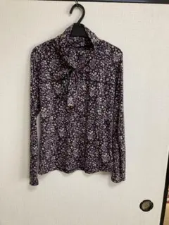 紫色花柄リボン付き長袖シャツ