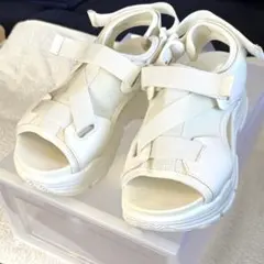 厚底サンダル　ホワイト　白　スポーツサンダル