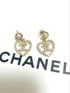 新品】【即日発送】CHANEL ノベルティピアス CCロゴ パール - メルカリ