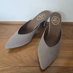 Le Chione ルキオネ グレージュ パンプスのサムネイル