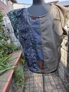 10種類の大島紬からのフレンチ袖ブラウス