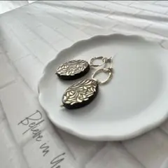 １３４８　オーバルゴールド彫　樹脂ピアス　イヤリング変更可能