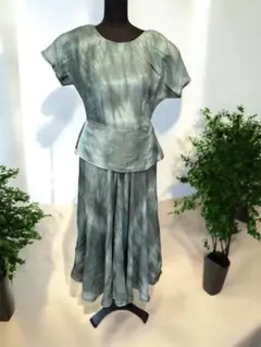 グリーン系ペプラムドレス