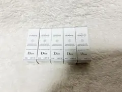 ディオールスノーエッセンスオブライトマイクロローション10ml×5個のサムネイル