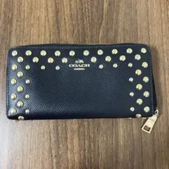 COACH スタッズ ラウンドファスナー長財布 ブラックのサムネイル