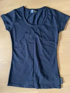 Tシャツ　黒　CECILＭcＢＥＥ