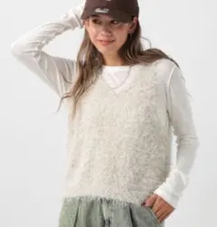 BAYFLOW 前後で着られるショートラメファーベスト アイボリー