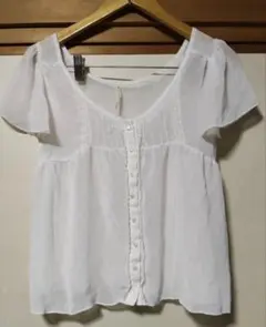 ホワイト 半袖ブラウス ボタン付き 森ガール