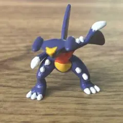 びっくらたまごポケットモンスター バトル ガブリアス