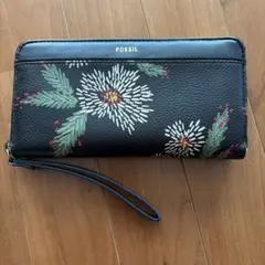 FOSSIL 長財布　花柄のサムネイル