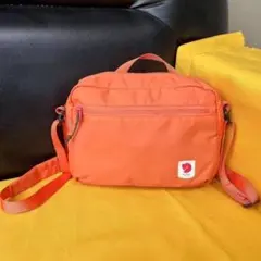 FJALLRAVEN ショルダーバッグ オレンジ** - メルカリ