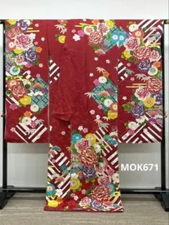 振袖 仮絵羽 正絹 京友禅 刺繍 金駒 金彩 未仕立て品 八掛付き MOK693