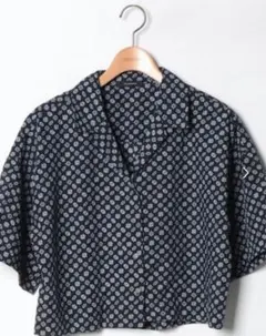 ジーナシス　JEANASISネイビー 花柄 半袖シャツ FREEサイズのサムネイル