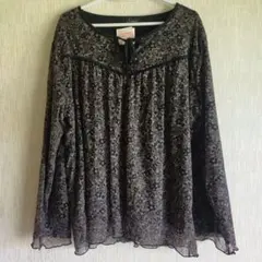 しまむら　大きいサイズ　3L　花柄長袖ブラウス