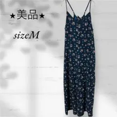 【未使用に近い】小花柄 サロペット M ネイビー