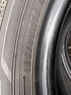 YOKOHAMA スタッドレスタイヤ 185/60R15 4本セットのサムネイル