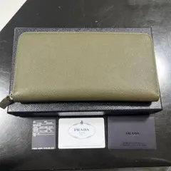PRADA プラダ　サフィアーノ　ラウンドジップ　カーキ