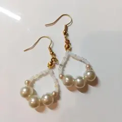 ハンドメイド ピアス イヤリング パールビーズ ホワイト クリア 揺れる