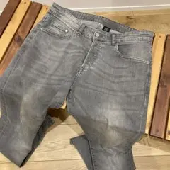 H&M ストレート　フェードデニム　ジーンズ　フェード　ブラック　グレー