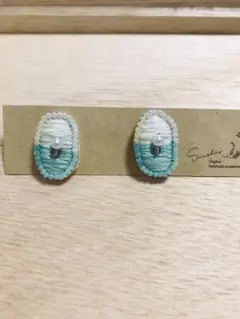 グラデーションが綺麗☆ビーズと刺繍のピアス