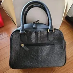 オーストリッチ風 黒 レザーハンドバッグ 中型