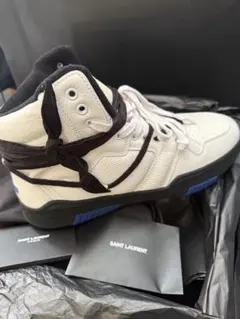 Item thumbnail for item 5da192d6-b759-49fe-85ec-8d5c65aff9ed