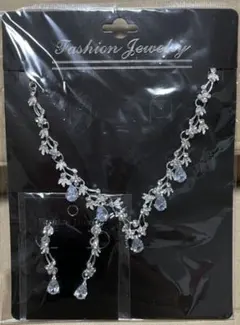 【新品・未使用】ティアラ ネックレス イヤリング セット 結婚式