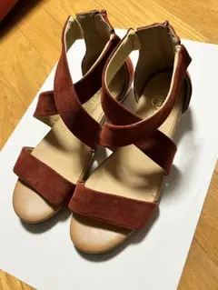 ブラウン スエード クロスストラップ サンダル