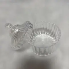 蓋付き小物入れ