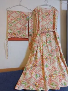 着物リメイク正絹小紋ロングワンピース金彩✨所々絞り✣ショールリボン紐付き♥