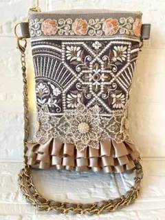 インド刺繍リボン　スマホポシェット　ハンドメイド