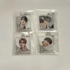 SEVENTEEN  アクリルキーホルダー