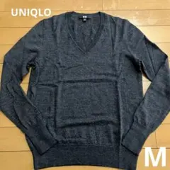ユニクロ　エクストラファインメリノ Vネックセーター（長袖）　ダークグレー　M