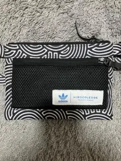 adidas サコッシュのサムネイル