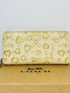 COACH 長財布 ハート柄 クリーム色