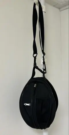 黒い円形バスケットボールバッグ
