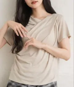 RETRO GIRLドレープTシャツ新品のサムネイル