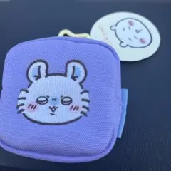 ちいかわ　モモンガ　カラビナつき刺繍スクエアミニポーチ